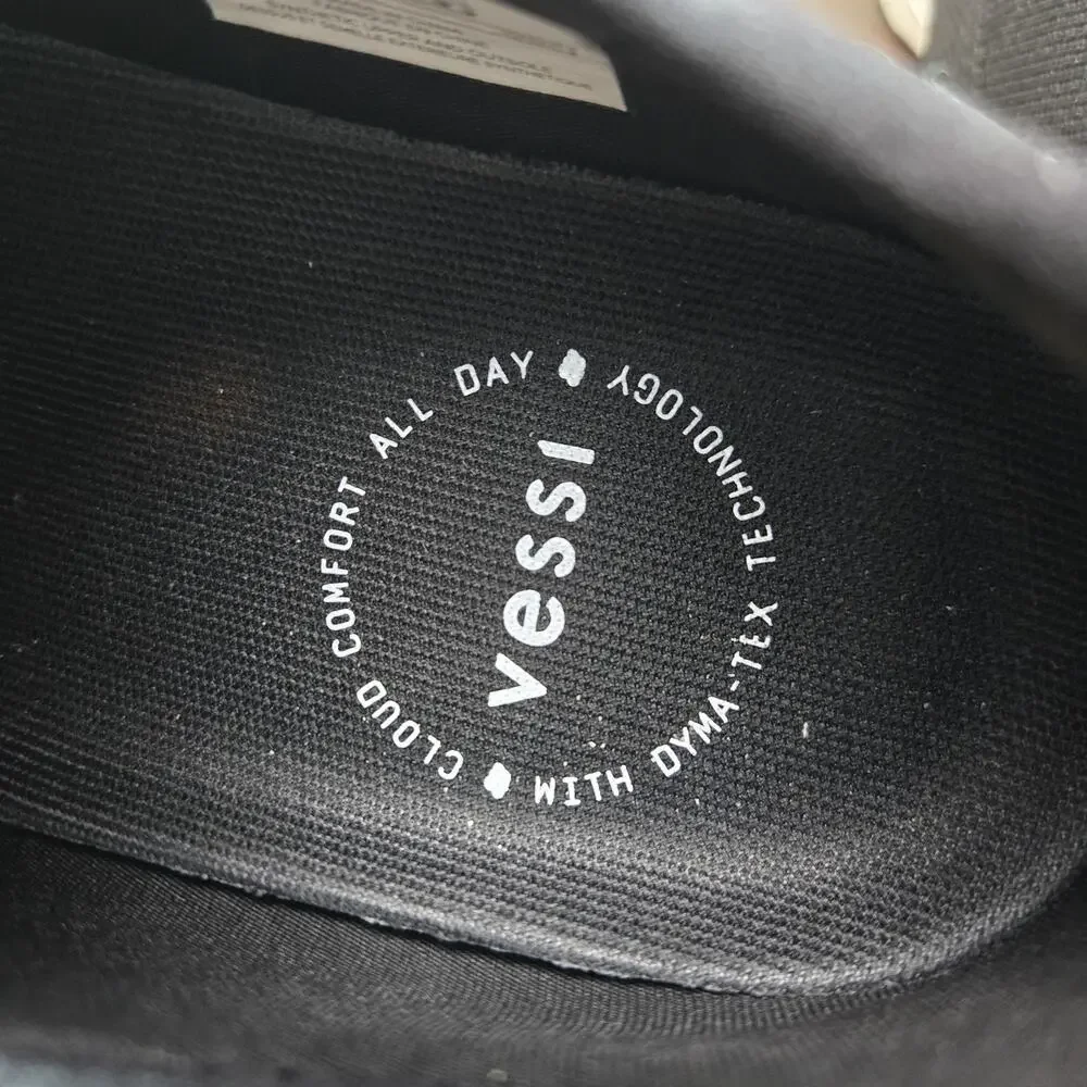Vessi weekend sneaker